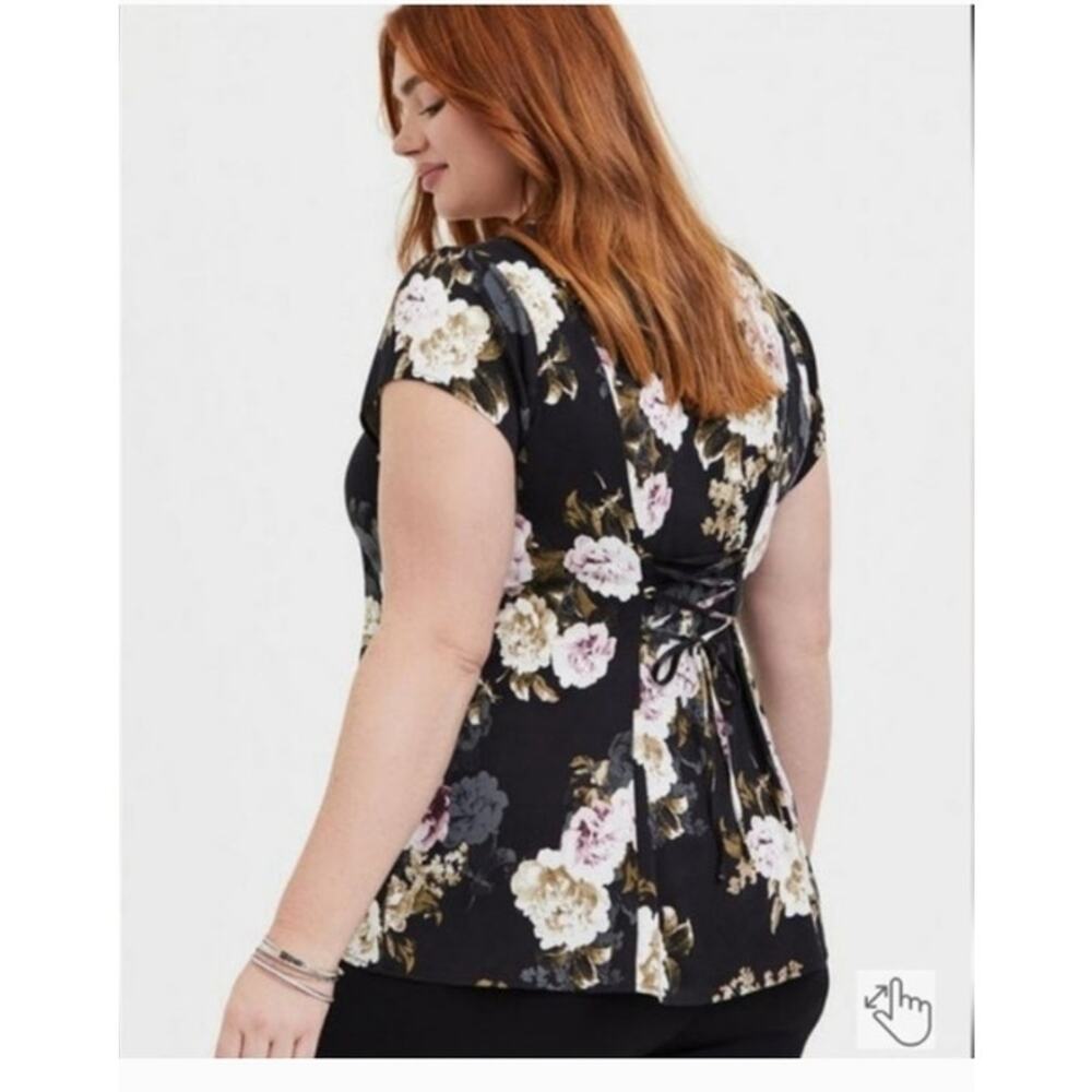 Torrid Stretch Floral Challis Lace Up Back Top Size 5X